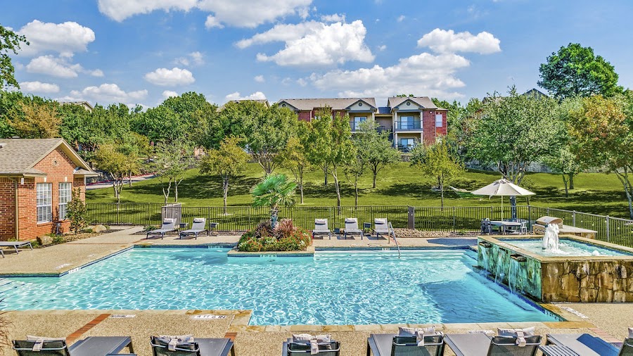 Mission Rockwall apartments at 923 Yellowjacket Ln, Rockwall, TX