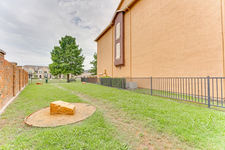 Limestone Ranch apartments at 650 E Vista Ridge Mall Dr, Lewisville, TX