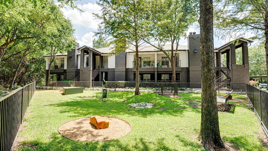 Maple Trail apartments at 315 N Greenville Ave, Allen, TX