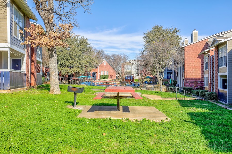 Cielo Azul apartments at 1826 Esters Rd, Irving, TX