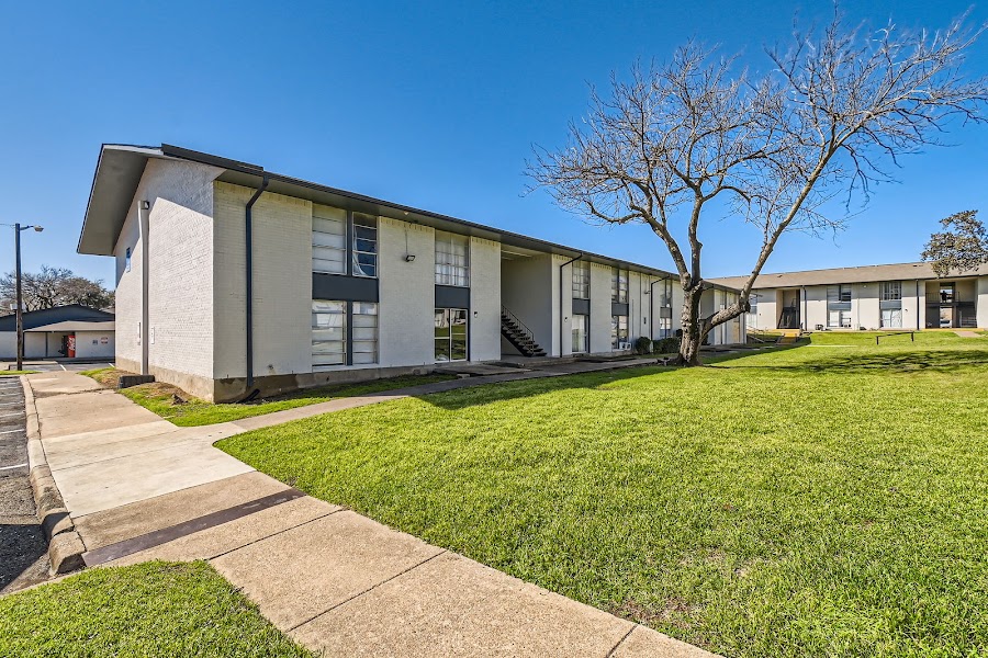 Mesa Ridge apartments at 3504 Fawn Valley Dr, Dallas, TX