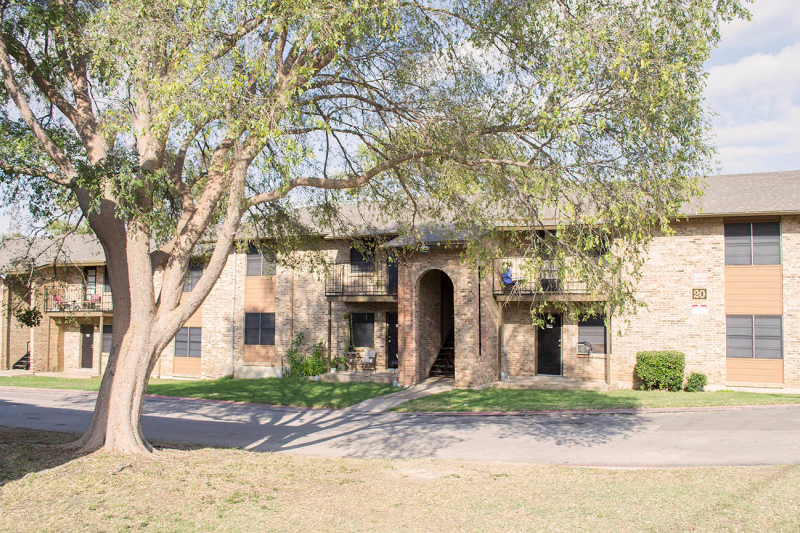 Mountain View apartments at 5324 Preakness Ln, Dallas, TX