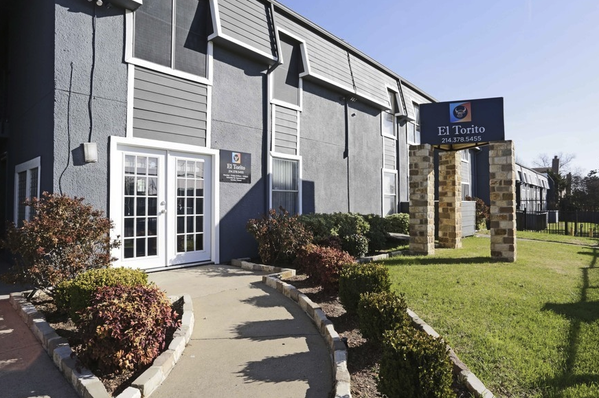El Torito apartments at 6431 Ridgecrest Rd, Dallas, TX