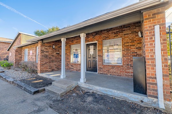 Villa Pacifica apartments at 4611 Samuell Blvd, Dallas, TX