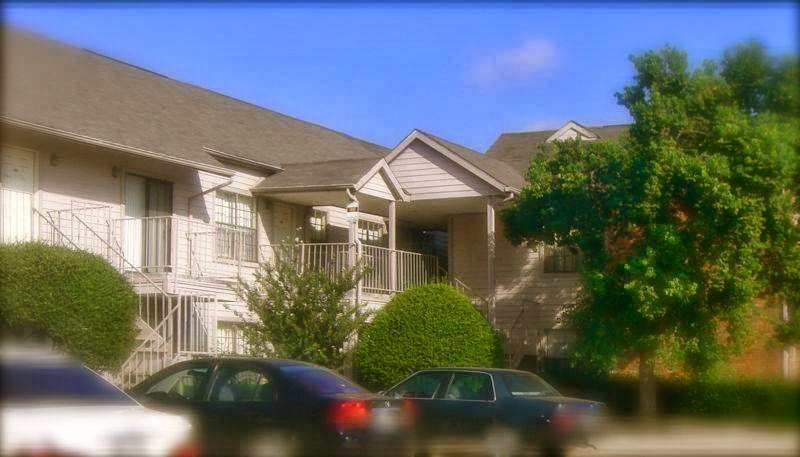 Oak Hollow I apartments at 13330 Emily Rd, Dallas, TX
