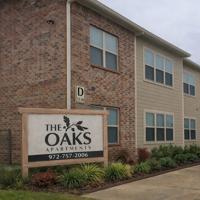 Oaks apartments at 2700 Old Kemp Highway, Kaufman, TX