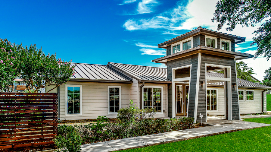 Villas De Estancia apartments at 2877 W Walnut Hill Ln, Irving, TX