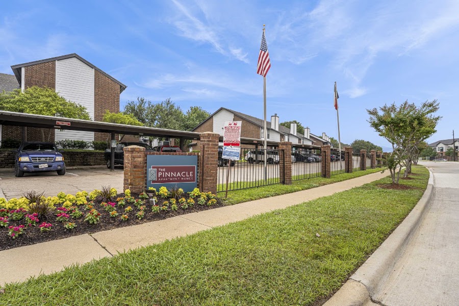 Pinnacle apartments at 146 Valley View Dr, Lewisville, TX
