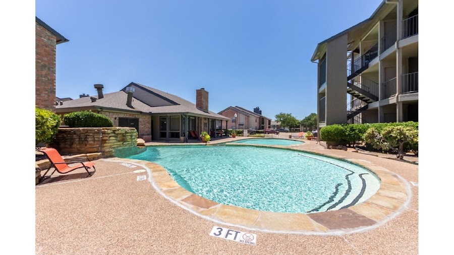 Polaris apartments at 4004 Block Dr, Irving, TX