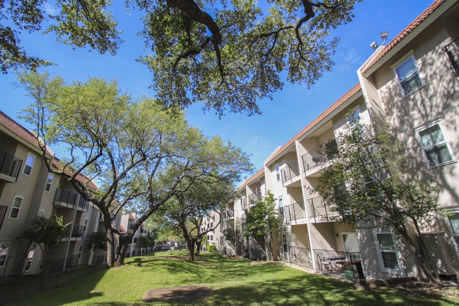 Princeton Court apartments at 6121 Melody Ln, Dallas, TX