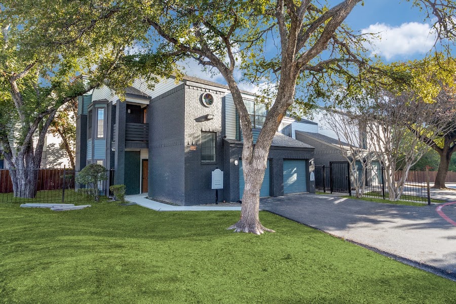 Regency Condominiums apartments at 7474 Skillman St, Dallas, TX