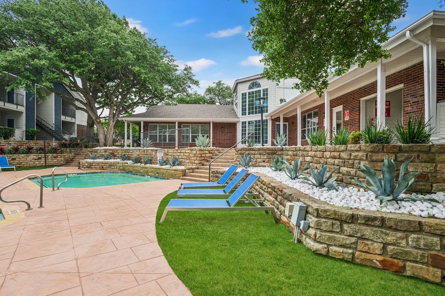 Collin Creek apartments at 2301 Pebble Vale Dr, Plano, TX