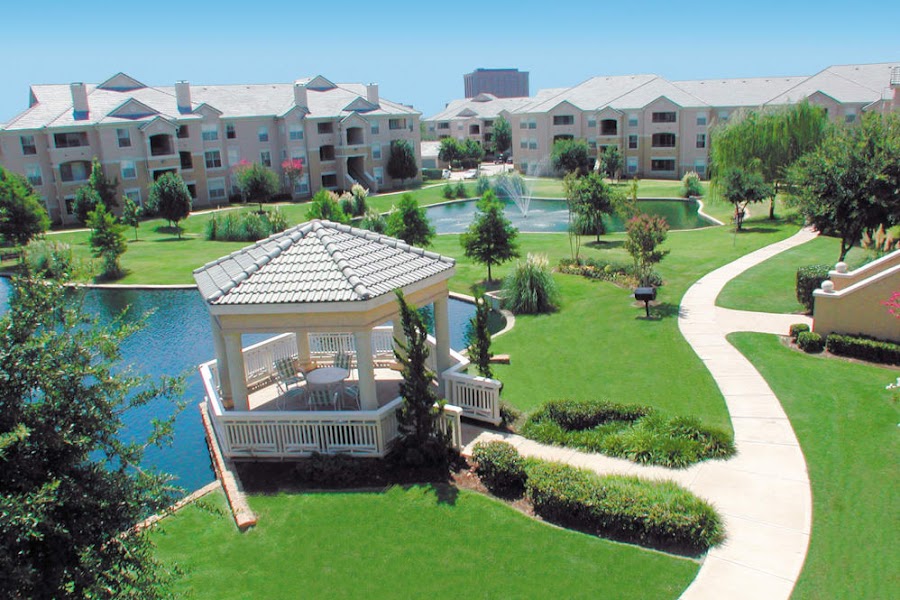 Lakeview at Parkside I & II apartments at 3950 Spring Valley Rd, Farmers Branch, TX