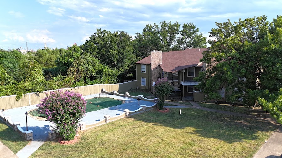 Canyon Oaks apartments at 1021 Pecan Crossing Dr, Desoto, TX