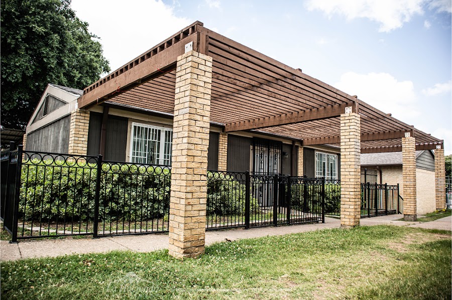 La Hacienda apartments at 1198 N St Augustine Dr, Dallas, TX