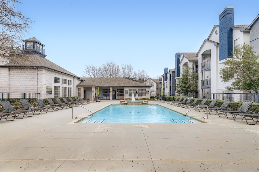 Stoneleigh at Mesquite apartments at 3700 Poteet Dr, Mesquite, TX