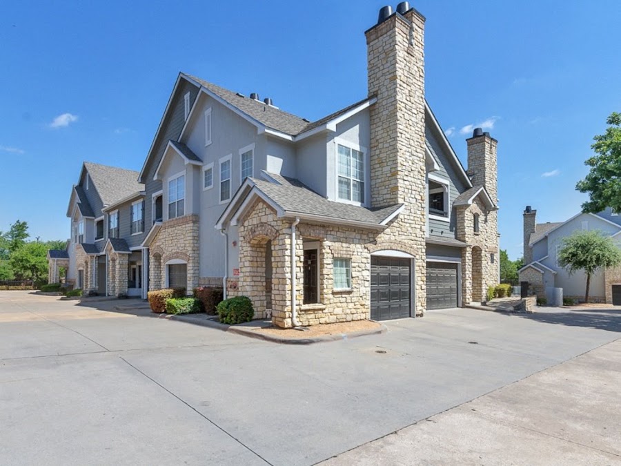 Residences at Starwood apartments at 6595 Lebanon Rd, Frisco, TX