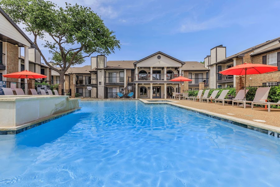 Toscana apartments at 17910 Kelly Blvd, Dallas, TX