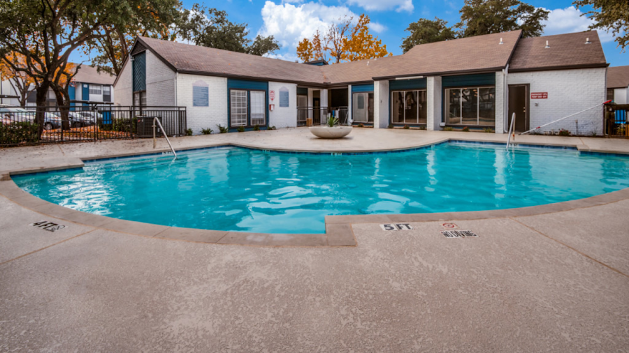 Towne Lake Village apartments at 4525 W Pioneer Dr, Irving, TX