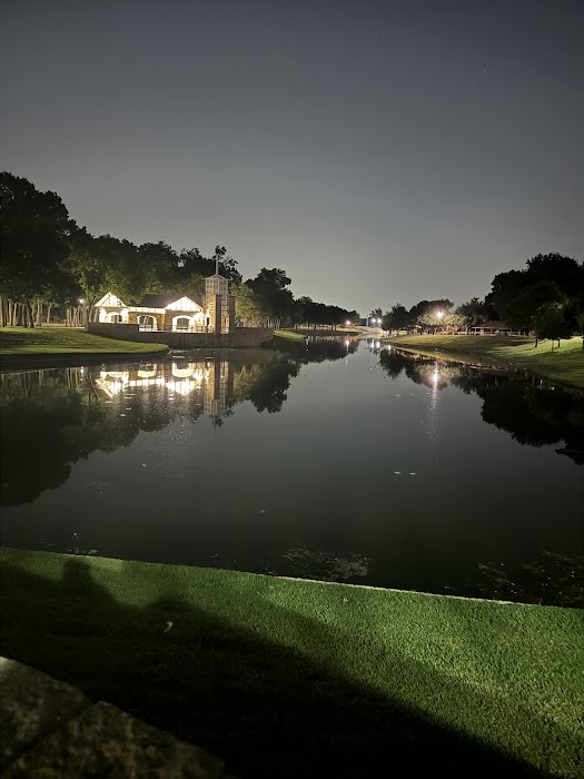 Town Oaks apartments at 847 Mary Lee Cir, Irving, TX