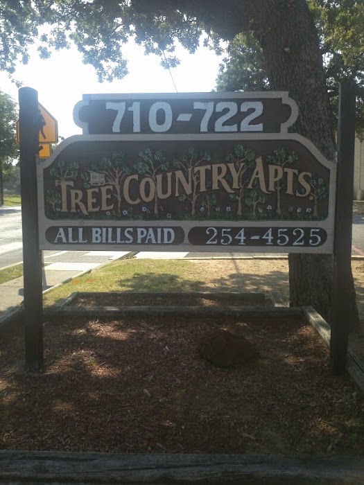 Tree Country apartments at 722 W Pioneer Dr, Irving, TX