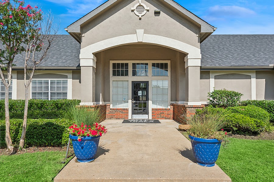 Valley Trails apartments at 8903 Valley Ranch Pkwy E, Irving, TX