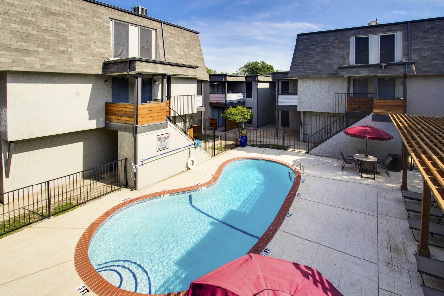 Landen apartments at 1831 W Pioneer Dr, Irving, TX