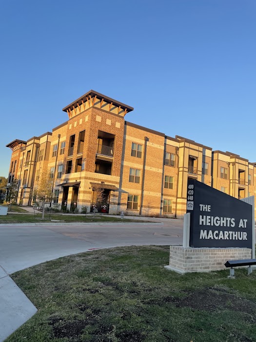 Villa Martinique apartments at 418 S MacArthur Blvd, Irving, TX