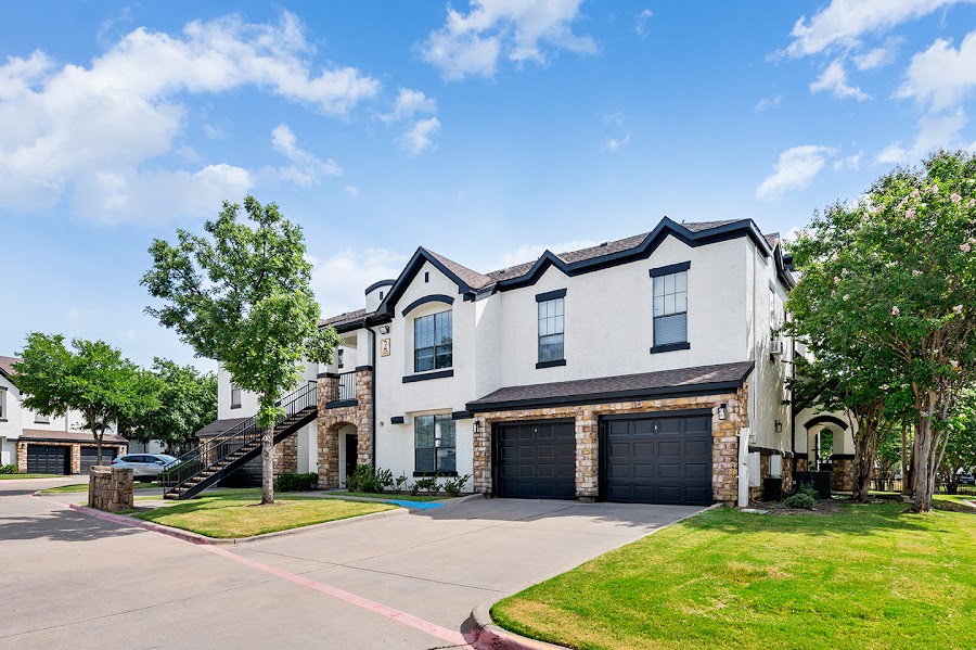 Villas of Vista Ridge apartments at 351 State Highway 121 Bypass, Lewisville, TX