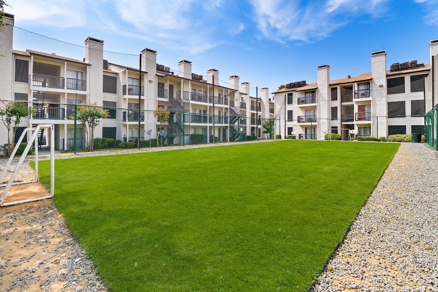 Plaza Del Lago apartments at 3330 Webb Chapel Ext, Dallas, TX