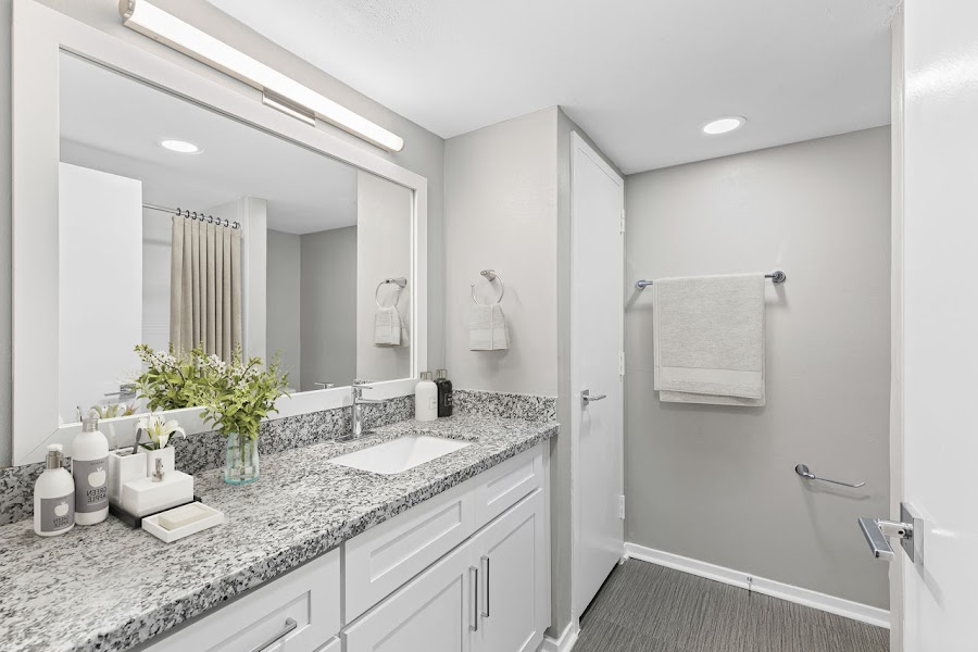View at Kessler Park apartments at 2511 Wedglea Dr, Dallas, TX