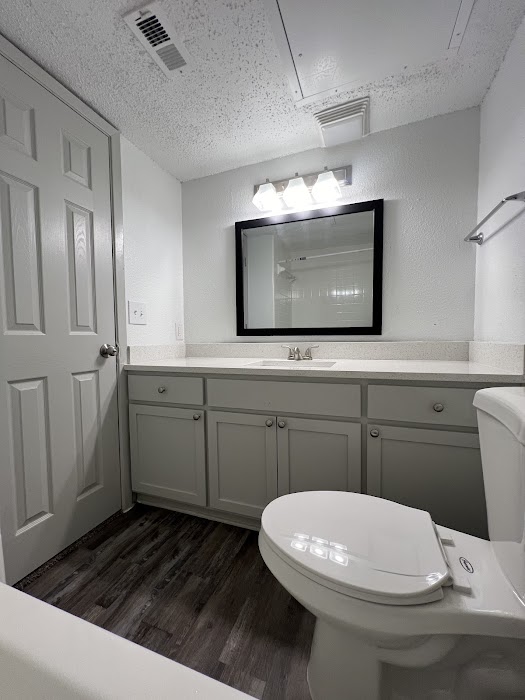 Eldorado apartments at 9940 Forest Ln, Dallas, TX