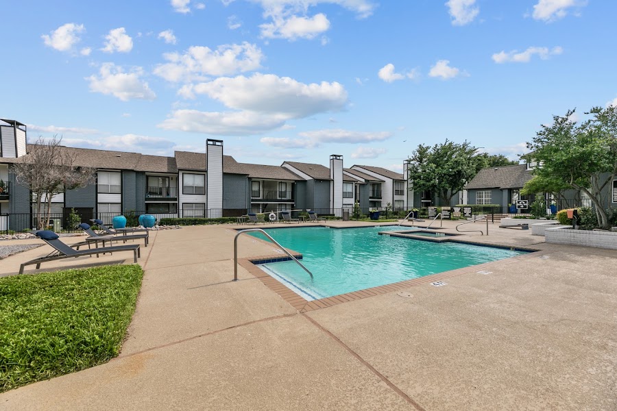 Wimbledon apartments at 1420 W Main St, Lewisville, TX