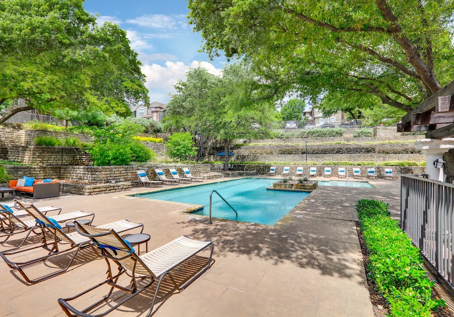 Colonial Grand at Valley Ranch apartments at 8001 N MacArthur Blvd, Irving, TX