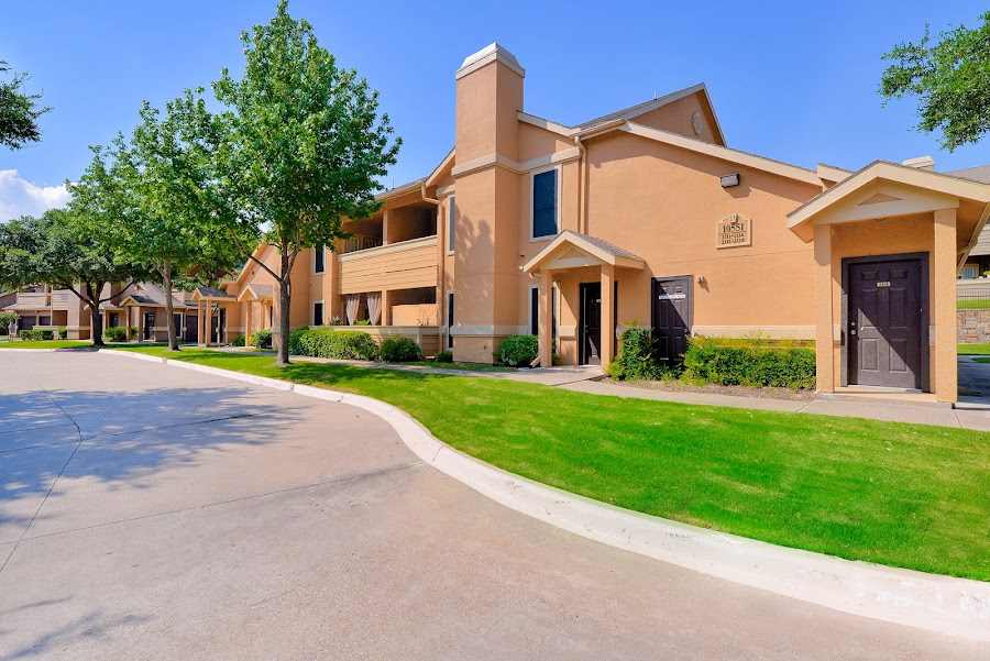 Winsted apartments at 10501 N MacArthur Blvd, Irving, TX
