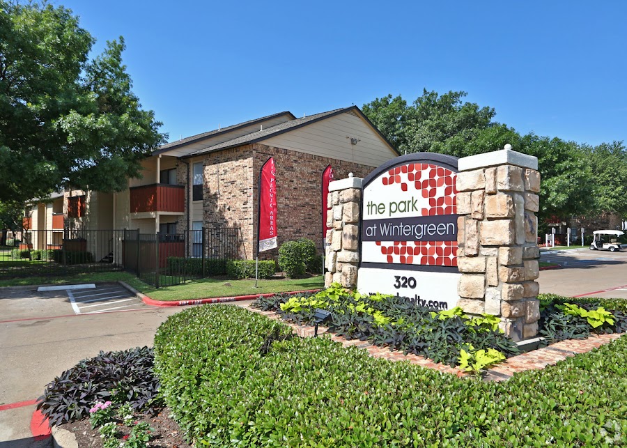 Park at Wintergreen apartments at 320 E Wintergreen Rd, Desoto, TX