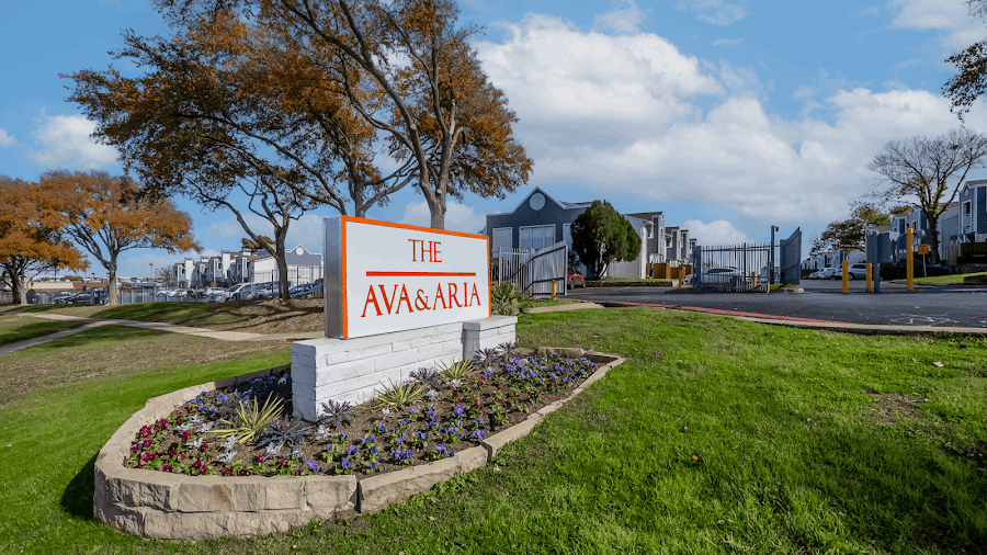 Woodchase apartments at 4060 N Belt Line Rd, Irving, TX