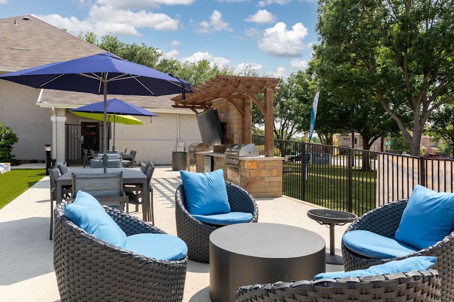 Wyndsor Court apartments at 301 S Jupiter Rd, Allen, TX