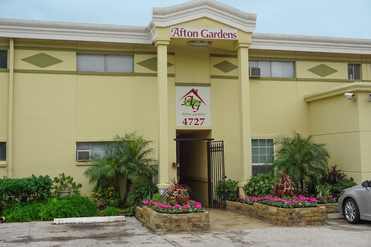 Afton Gardens apartments at 4727 West Alabama, Houston, TX
