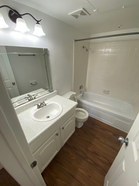 Ashton Oaks apartments at 1136 Radio Ln, Rosenberg, TX