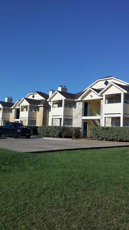 Barrington Court apartments at 1002 Memorial Glen Dr, Humble, TX